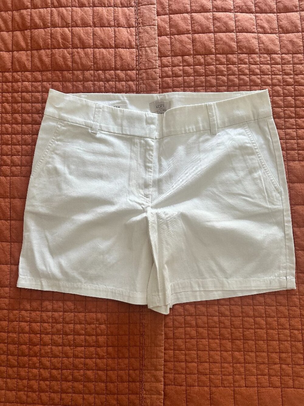 LOFT Outlet 6" Classic Shorts – Off White – Size 12